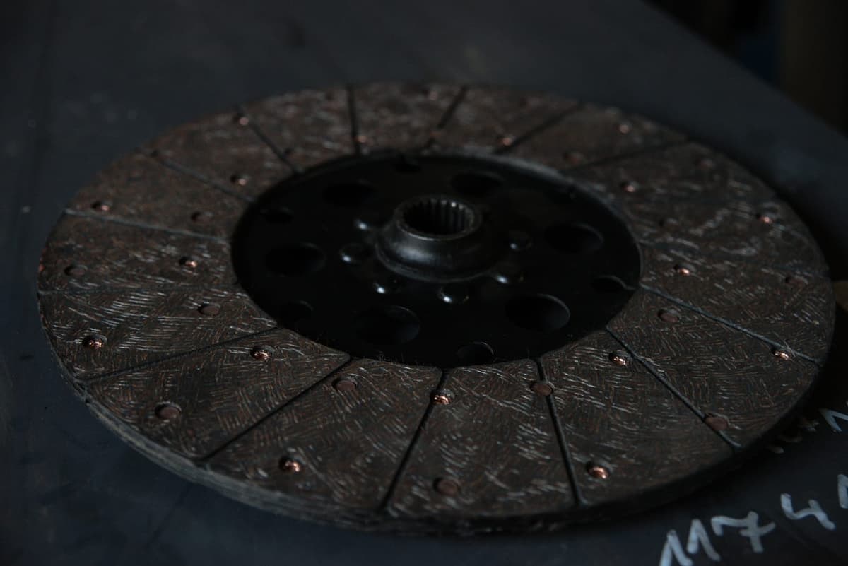 Clutch material renovation